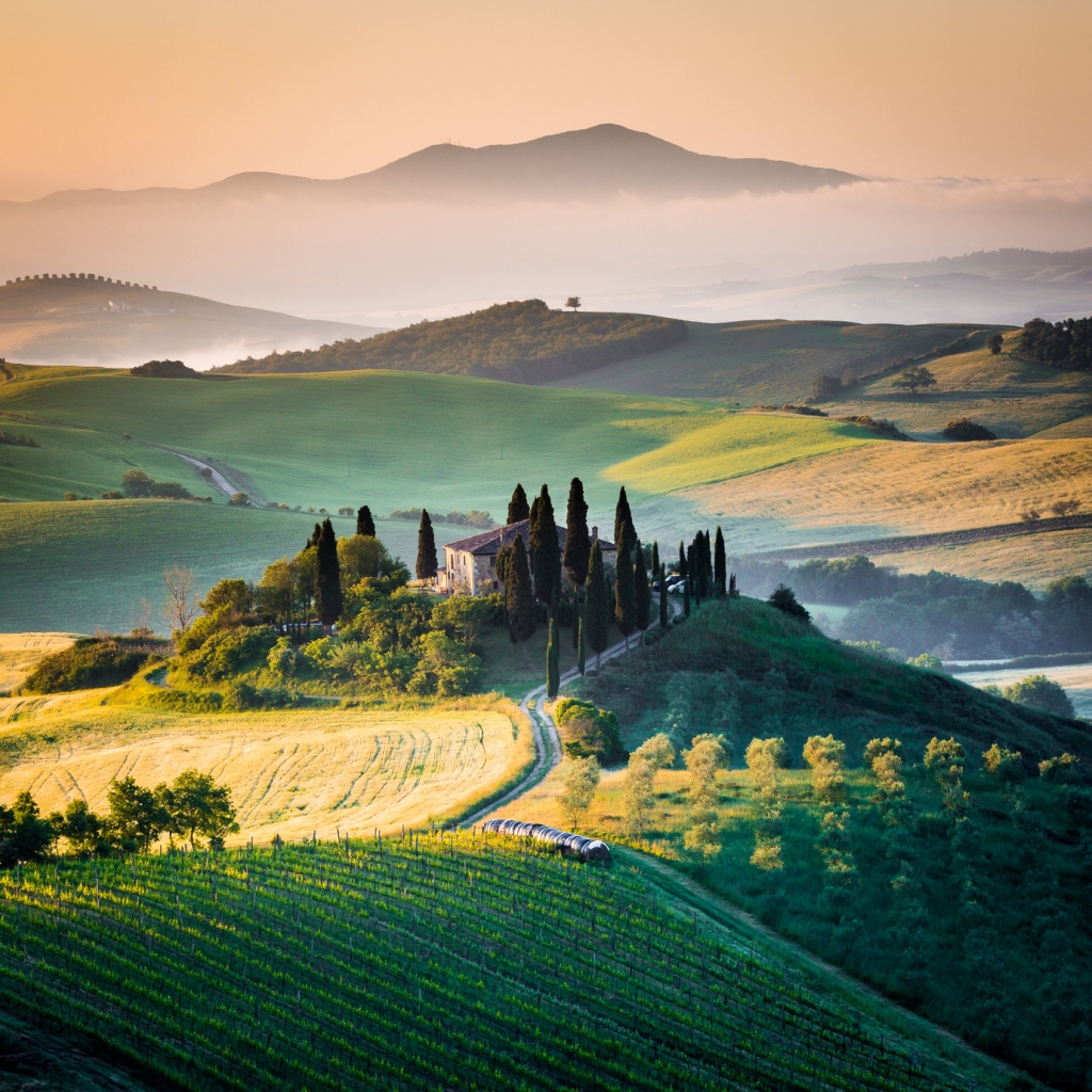 Mattino in Toscana, paesaggio e colline - Italian Luxury